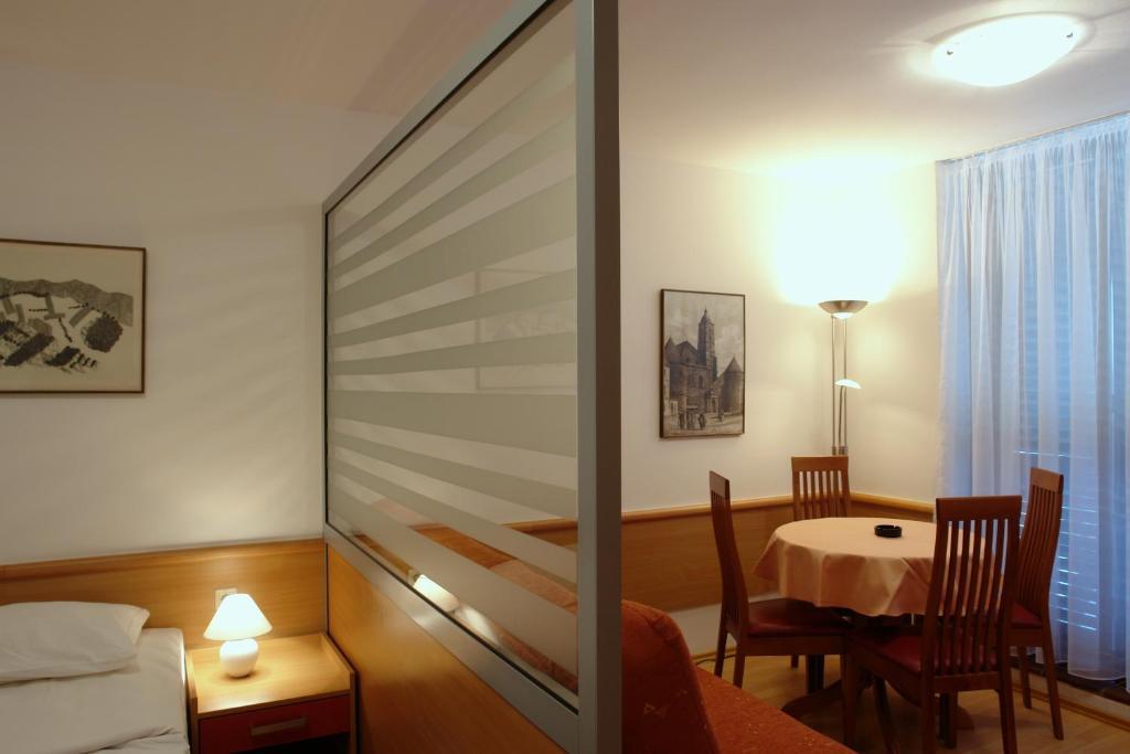 Apartments Hostin Roza Duga Uvala Pavicini Pokoj fotografie